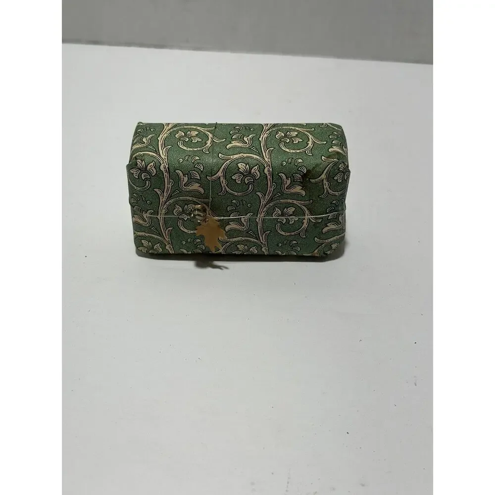 VINTAGE F21c Made In France Petit Formula‎ Clove Mint Bar SOAP With Charm RARE